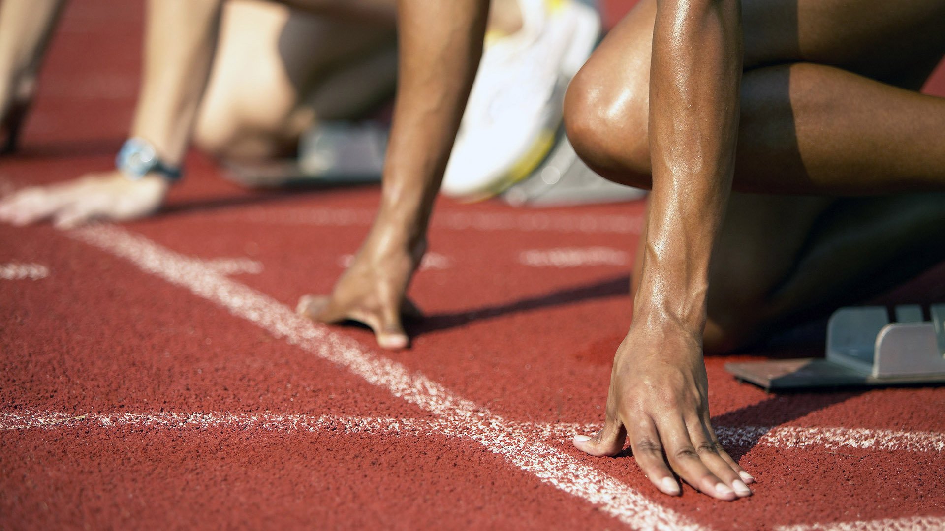 字母哥表示雄鹿要坚持高强度训练节奏，雄鹿字母哥由来