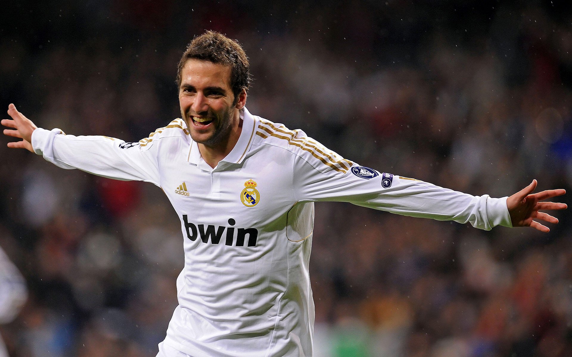 西班牙国家队主帅变更，战术调整迎新挑战