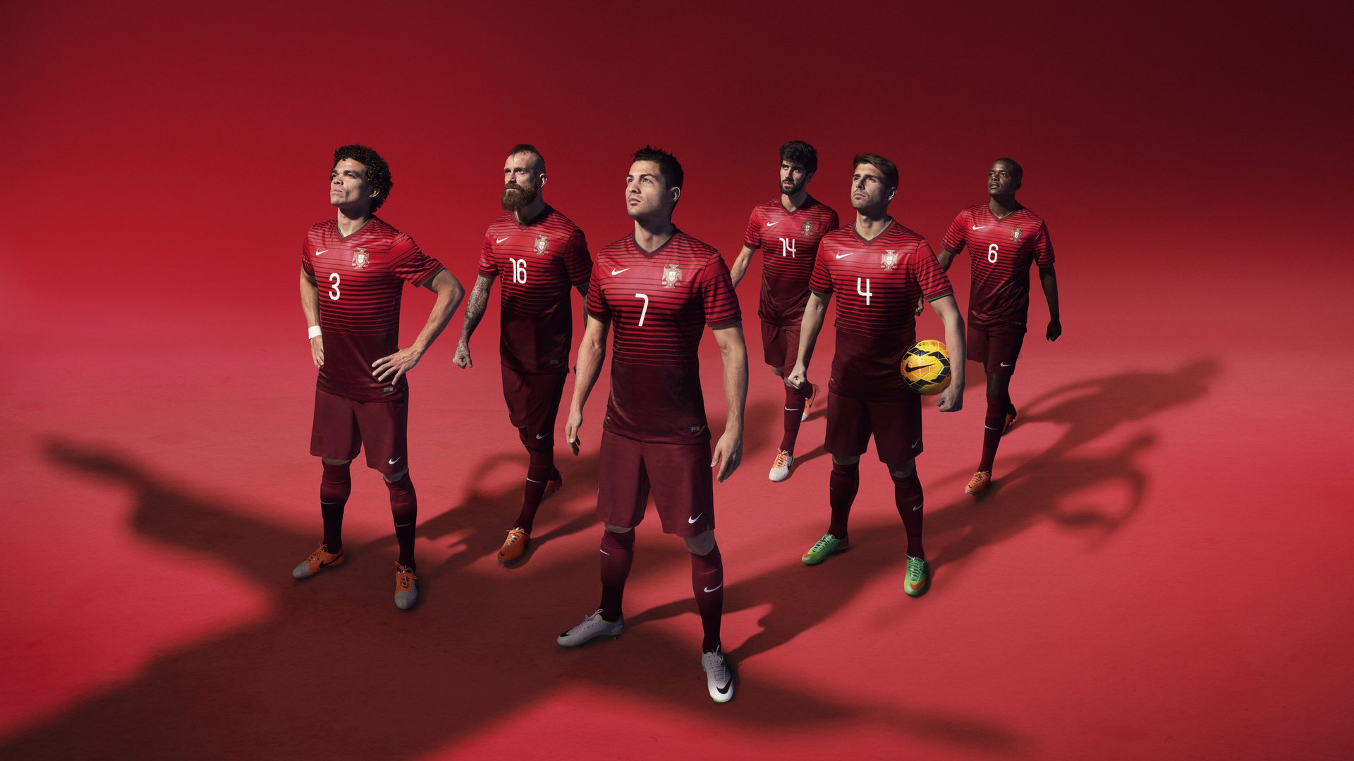 爱游戏在线登录入口-英超激烈争夺：从落后到胜利只有一步之遥，英超竞争激烈